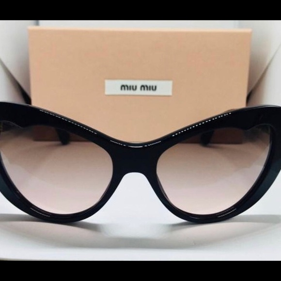 ❌SOLD❌MIU MIU Cat Eye Sunglasses - Picture 2 of 8